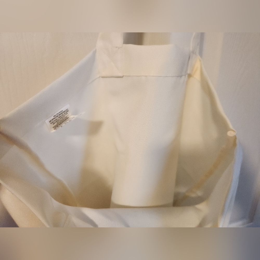 NWOT, TOTE BAG - Picture 6 of 7